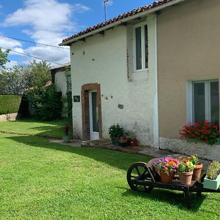 Long Meadow Gite France Asnieres-sur-Blour Buitenkant foto