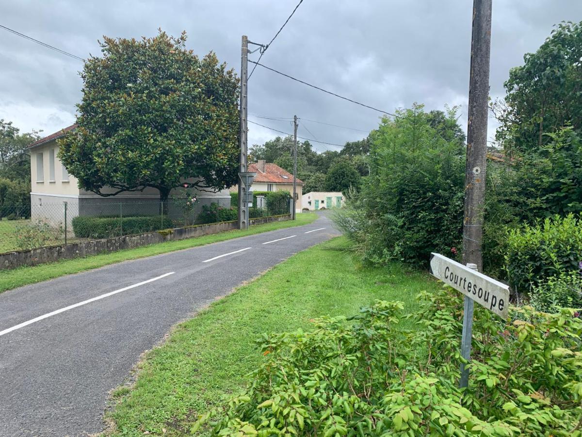 Long Meadow Gite France Asnieres-sur-Blour Buitenkant foto